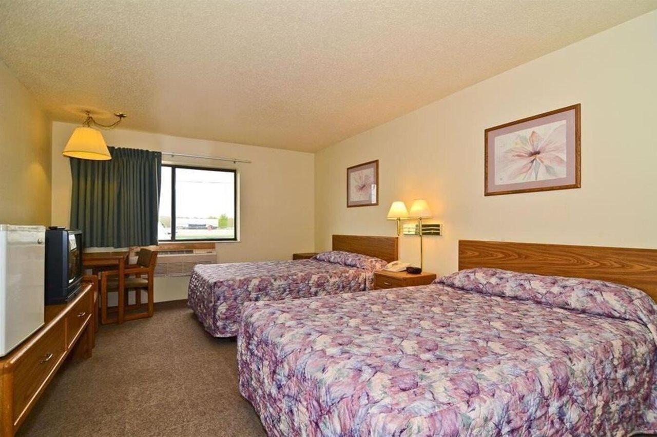 Quality Inn New London Buitenkant foto