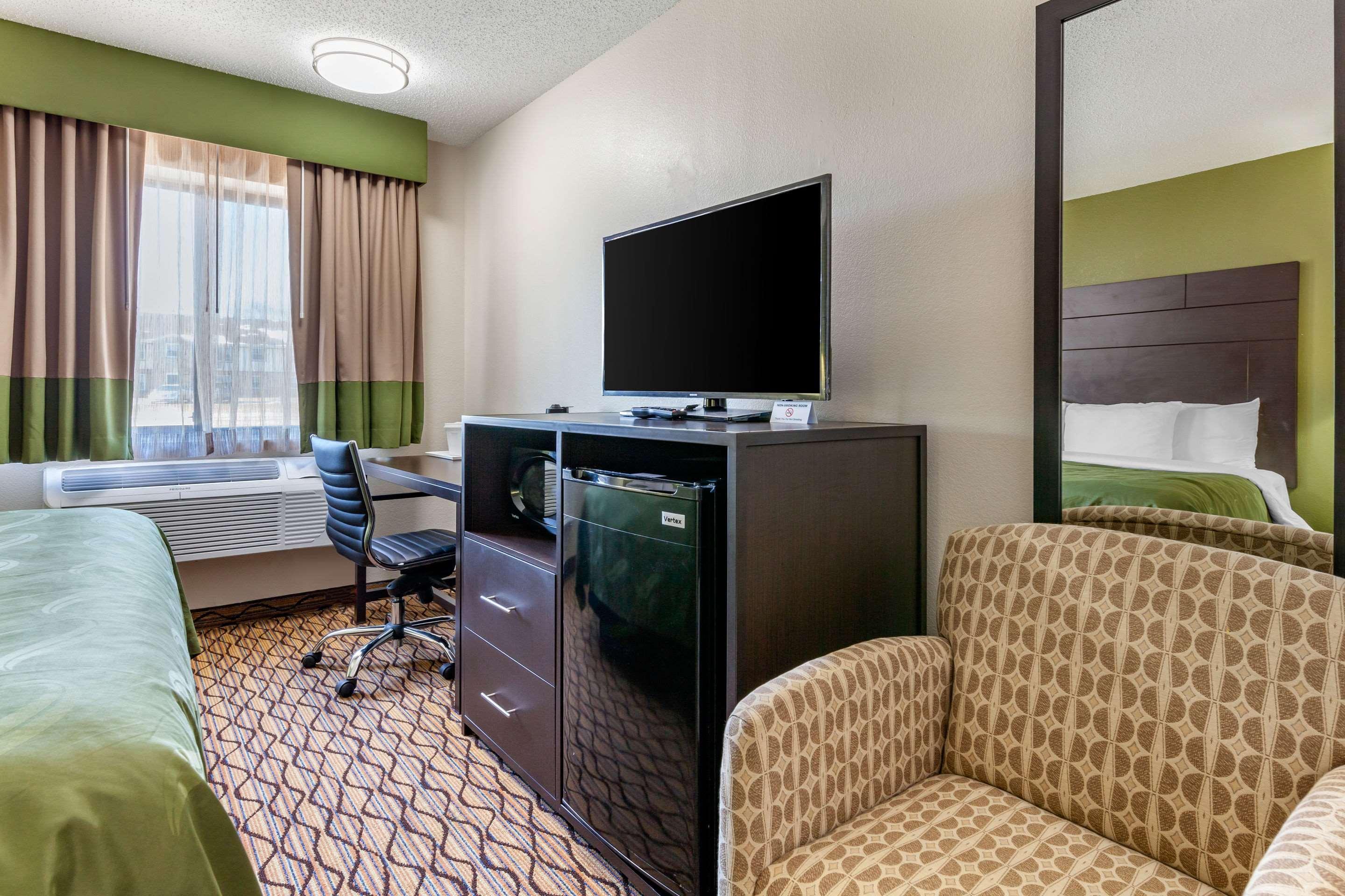 Quality Inn New London Buitenkant foto