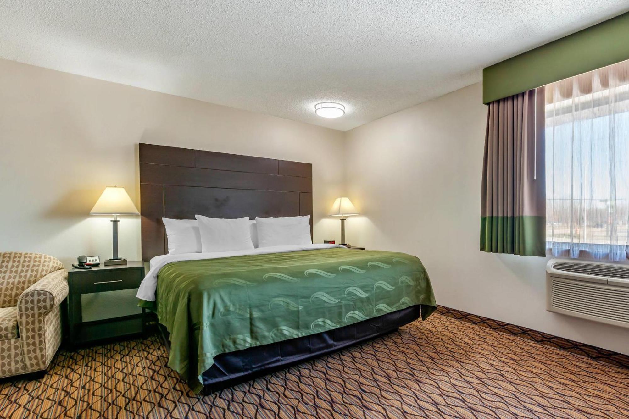 Quality Inn New London Buitenkant foto