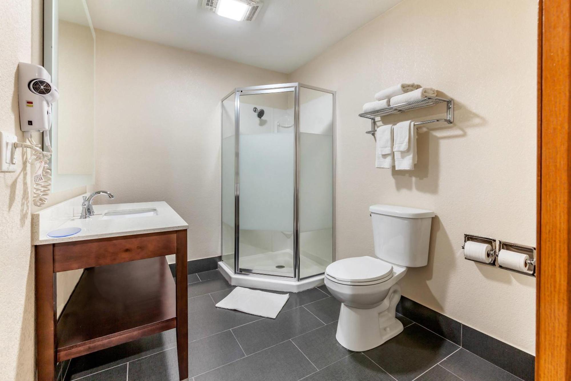 Quality Inn New London Buitenkant foto
