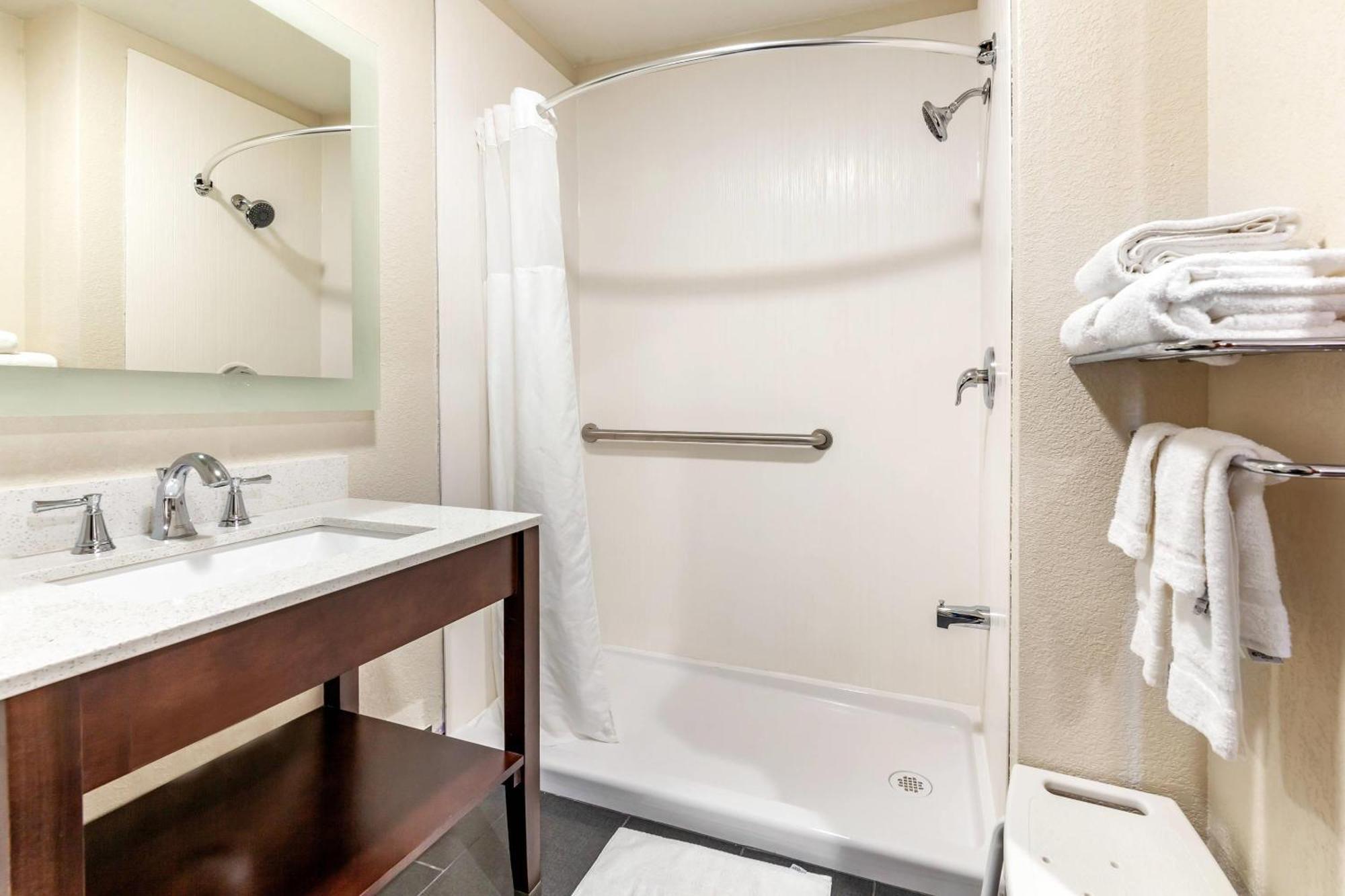 Quality Inn New London Buitenkant foto