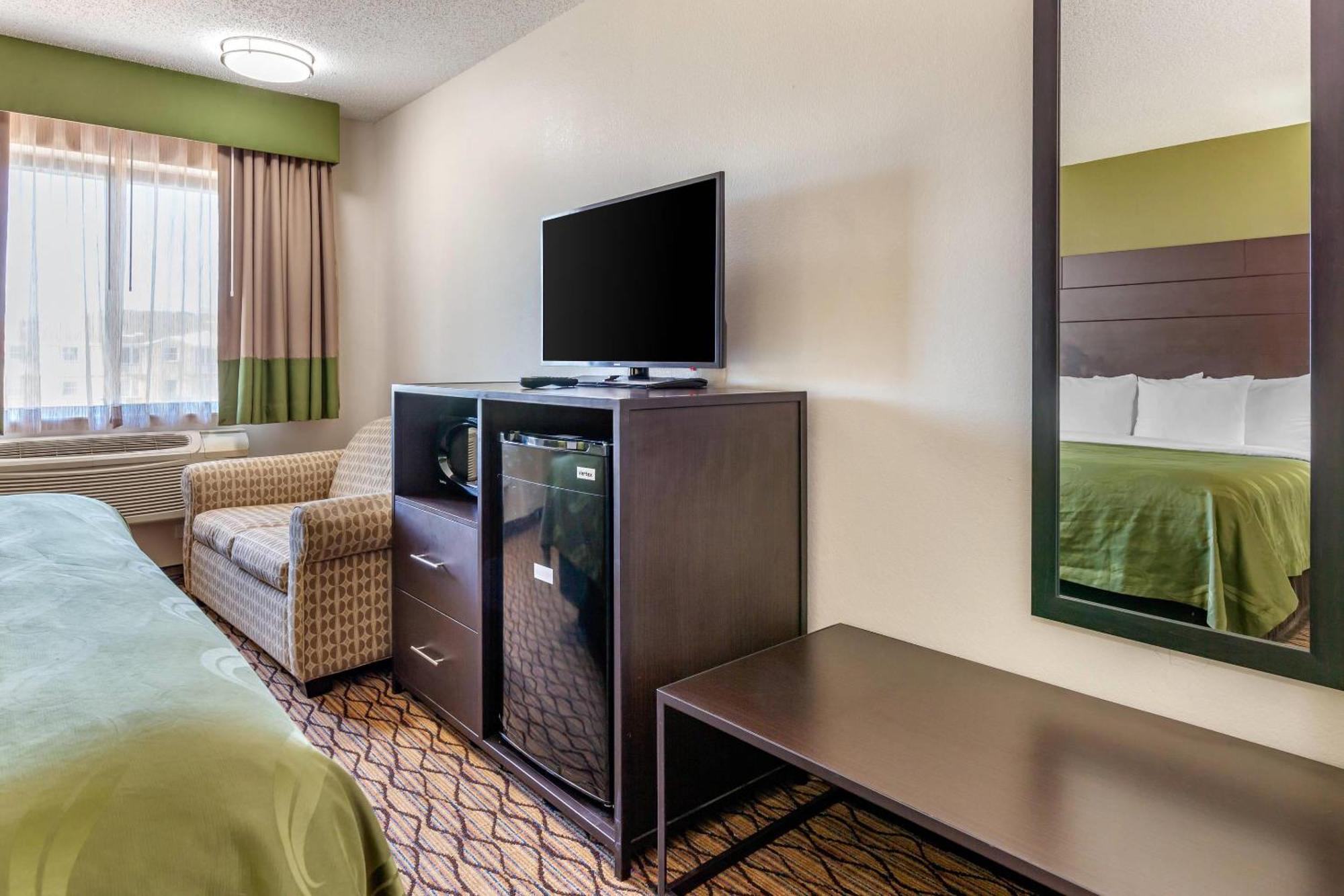 Quality Inn New London Buitenkant foto