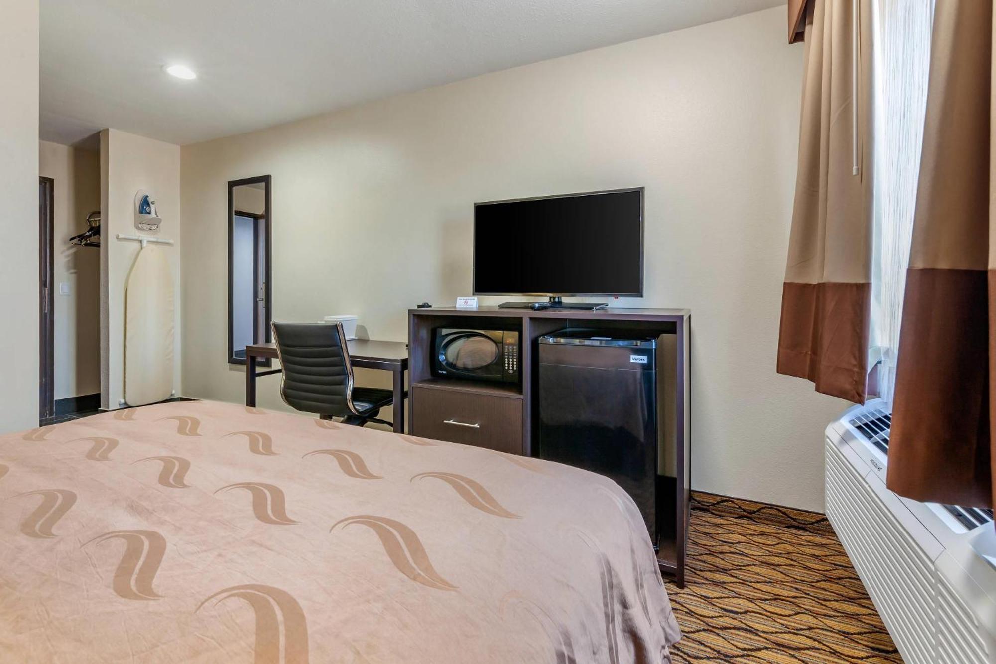 Quality Inn New London Buitenkant foto