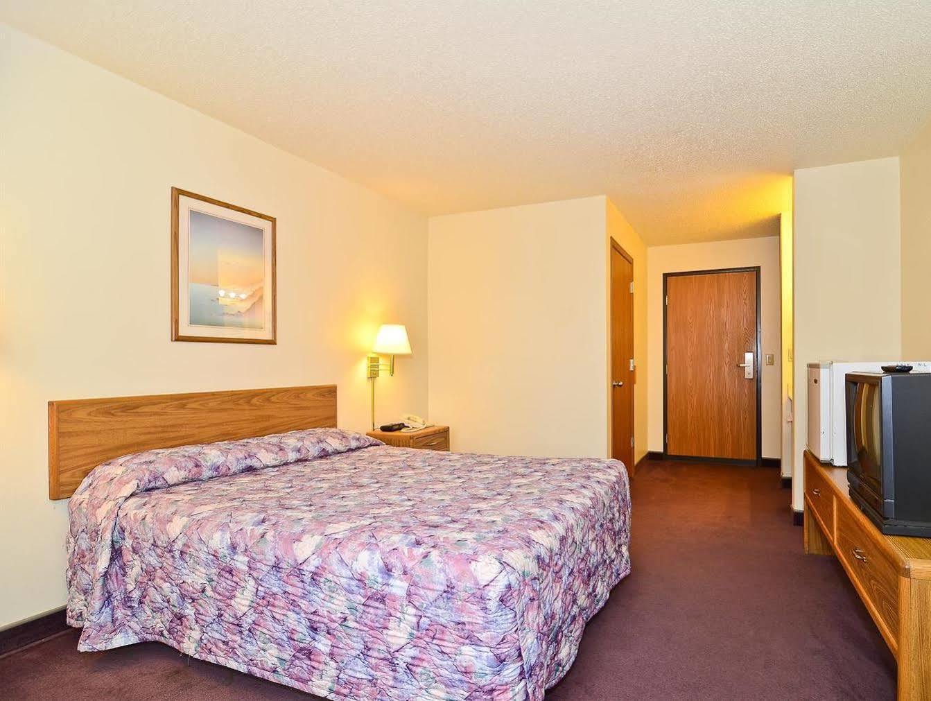 Quality Inn New London Buitenkant foto